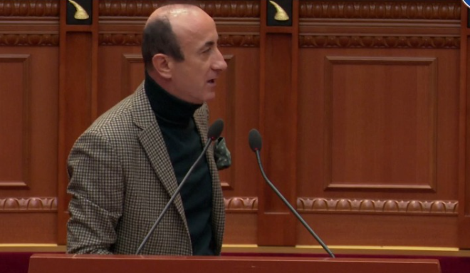 Dashnor Sula në Kuvend: Ka ministre që s’i dihet adresa, shtëpinë në vend tjetër, e flenë diku tjetër