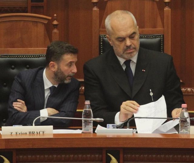 Erion Braçe lë mandatin? Rama-gazetarëve: Hani një lugë mjaltë… ai e ka zemrën e bardhë