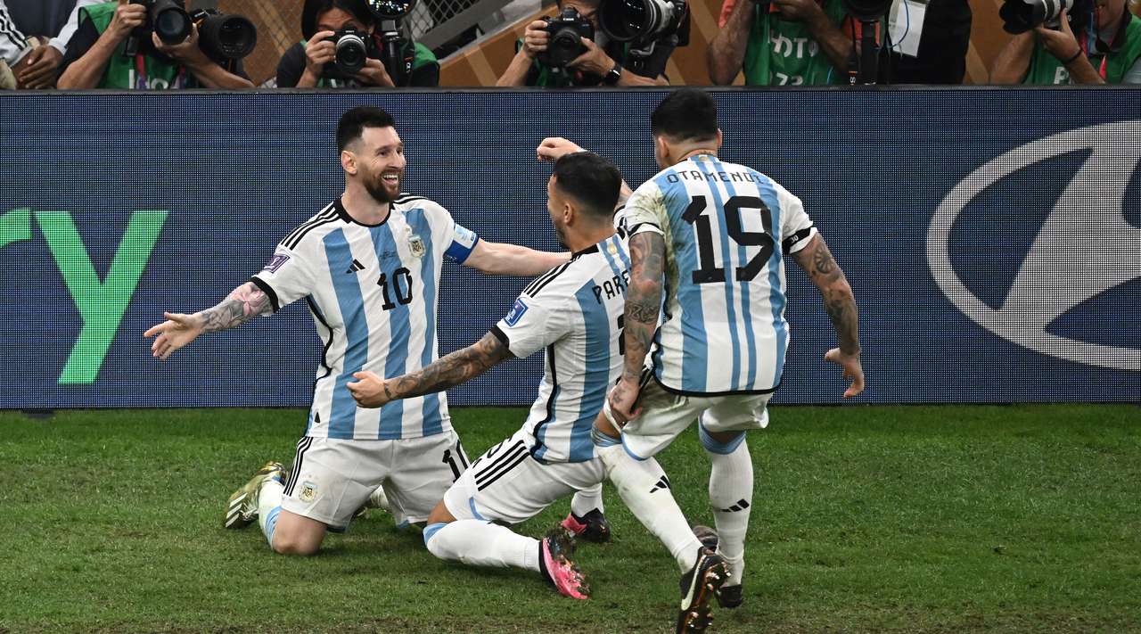 “Tango” argjentinase në Katar, Franca u dorëzohet penalltive dhe Messi ngre në qiell Kupën e Botës