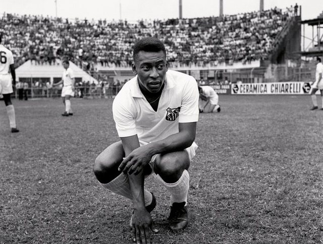 NGJARJE E HARRUAR!… Dita kur Pelé ndaloi një luftë në Nigeri: “Është një nga krenaritë e mia më të mëdha”…