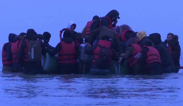 Mbytet gomonia me mbi 30 emigrantë në Kanalin Anglez: Bëhuni gati për shumë viktima…