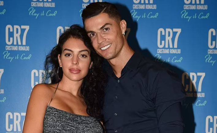 Georgina i dhuron CR7 një makinë Rolls Royce për Krishtlindje
