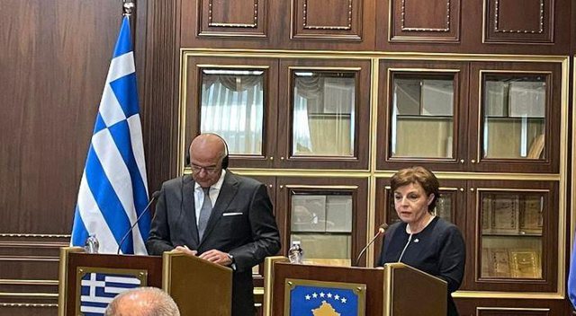Dendias: Të respektohen marrëveshjet e arritura mes Prishtinës dhe Beogradit