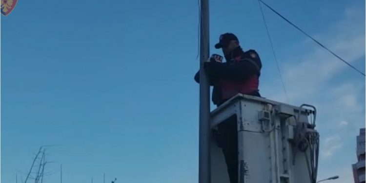 Policia heq kamerat e “të fortëve” në Fier dhe Lushnjë, merren nën hetim pesë persona
