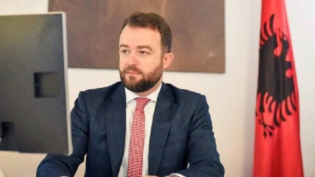 U arrestua për shpërdorim detyre/ Arlind Gjokutaj mungon në seancë, shfaq probleme kardiake