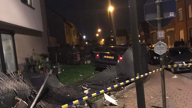 Ndjekje si në filmat aksion/ Shqiptarët përplasen me policinë belge, përdoret edhe helikopteri