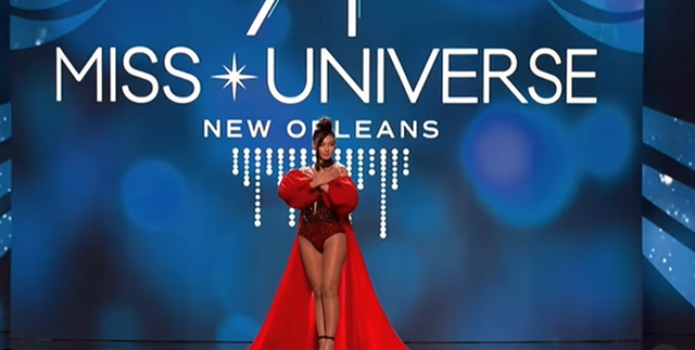 Me shqiponjë dhe këngën e Elvana Gjatës, sfilata mbresëlënëse e bukuroshes shqiptare Deta Kokomani në ‘Miss Universe’