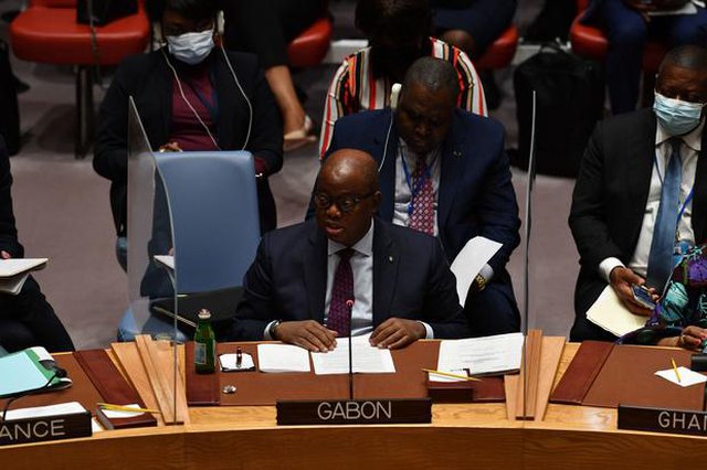 Pëson atak në zemër gjatë mbledhjes së kabinetit, ndërron jetë ministri i jashtëm i Gabonit