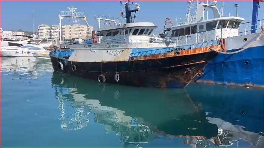 Durrës / Sekustrohet një anije me naftë kontrabandë nga Libia. Kush fshihet pas?