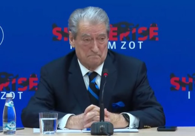 Berisha sulmon Dorjan Duçkën, Liria i kërkoi dikur t’i “rregullonte” motrën jashtë, gazetari demaskon Doktorin