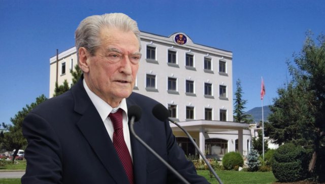 Gazetari plas “bombën”: Berisha ndihet i rrezikuar, kreu i SHISH po i lëviz drejtorët që i jepnin informacion