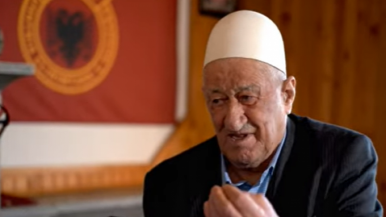 Babai i Thaçit tregon për takimin me të birin në Hagë: Hashimi ka humbur shumë, ja meraku që kam