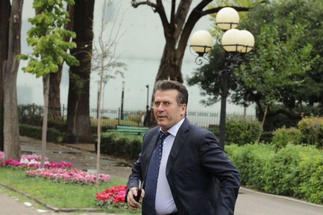‘Amaneti’ i Fatmir Mediut para burgut. A do ta pranojë qelinë si Tahiri, do flasë apo do arratiset si Llalla?