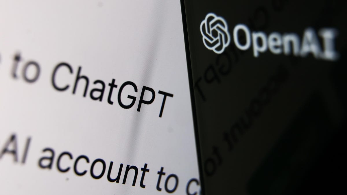 Chatgpt, aplikacioni që po “i fut të dridhurat” edhe Google-it. Ky aplikacion është i trajnuar që të simulojë bashkëbisedimet, t’iu përgjigjet pyetjeve përcjellëse, t’i pranojë gabimet…