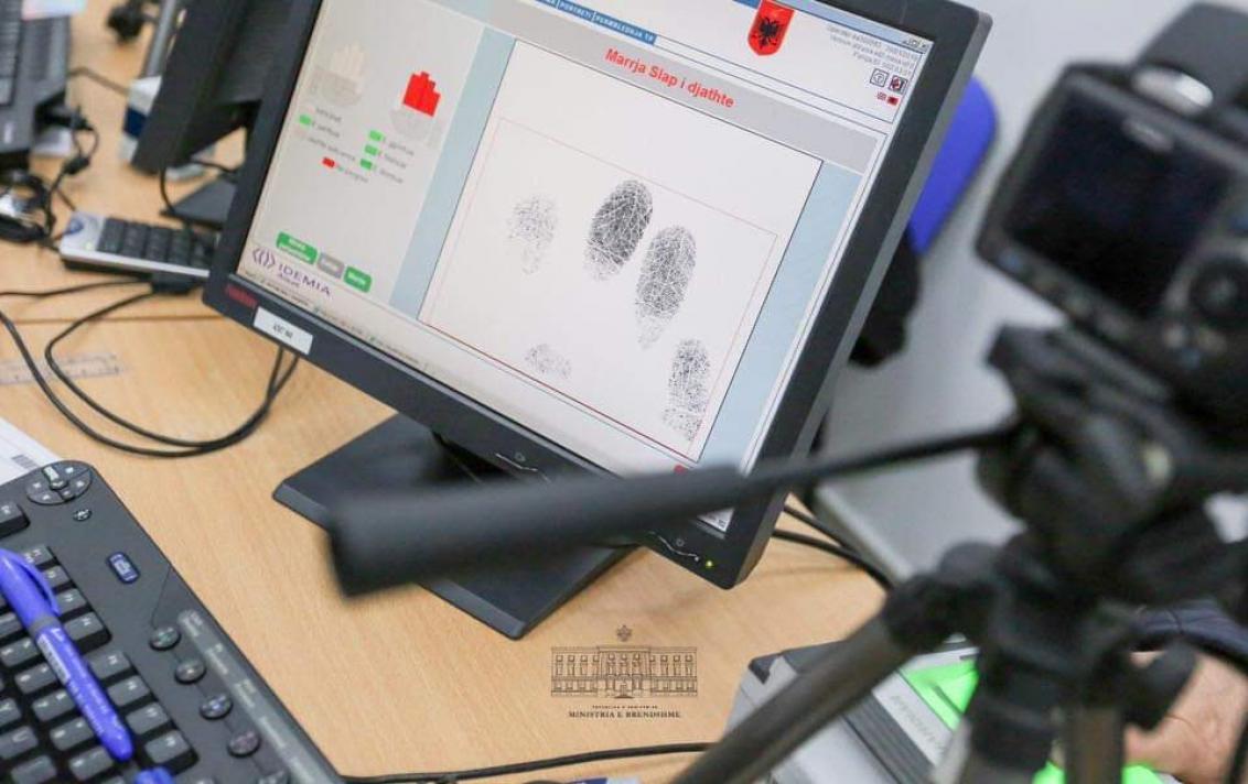 Qeveria paracakton fituesin e koncensionit 400 milionë euro të pasaportave dhe kartave të identitetit, aksionerë të fshehtë edhe disa politikanë të korruptuar 