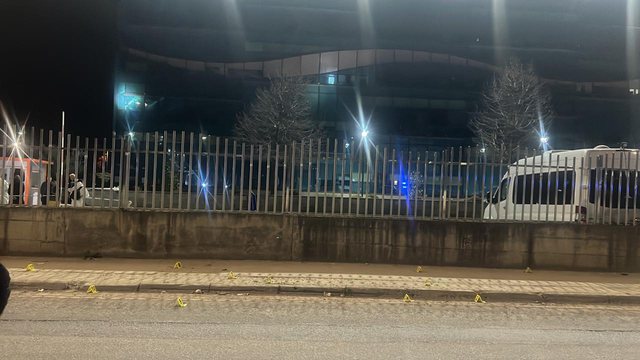 Sulmi me armë zjarri tek Top Channel, Policia e Shtetit: “Range Rover”-i iu vodh një kosovari, targat në Tiranë. 100 mijë euro shpërblim kush jep informacion mbi autorët