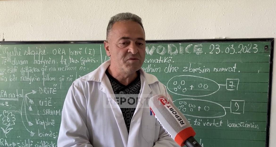 Shpopullimi/ Thomai, i vetmi nxënës i shkollës së Vodicës në Ersekë! Report Tv në fshatin e braktisur, mësuesi ‘hero’ mban hapur klasën për 9-vjeçarin