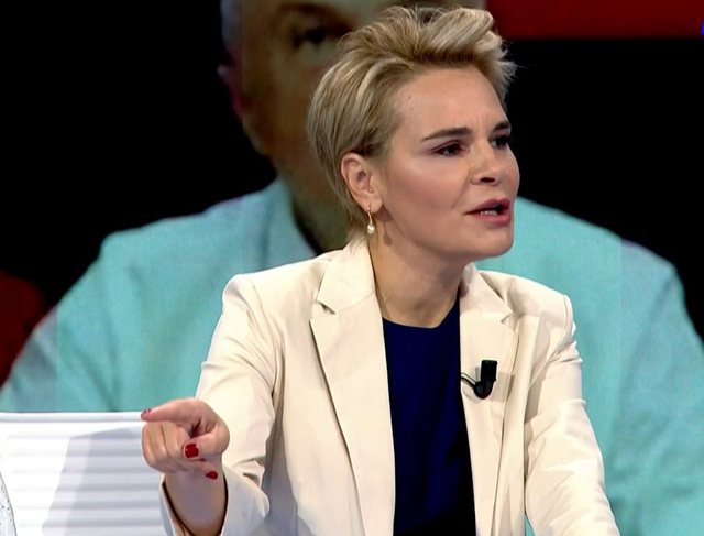SKANDALI/ Zbulohen trasnfertat e pareve ruse për Monika Kryemadhin. Rusia ka përdorur të gjitha mjetet për të shtrënguar kontrollin në Ballkan