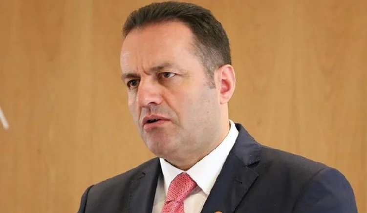 Po Adriatik Llalla ka marrë azil politik? Dumani: Ka marrë thjesht pasaportën, po punojmë për ekstradimin e tij