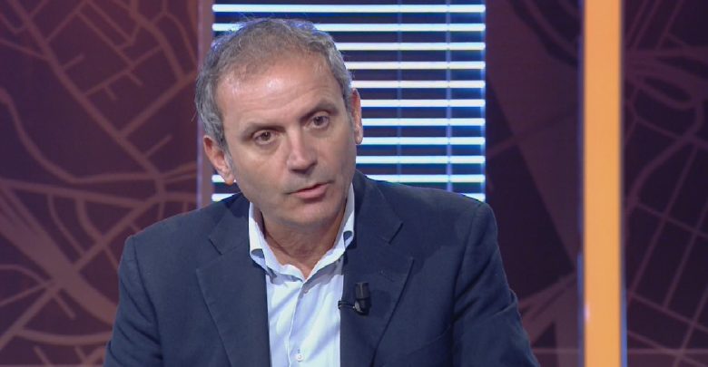 “Këtu është kur*ëria sheshit”, ‘shpërthen’ Enkel Demi: Cubat po trafikojnë vajzat e xhaxhait, prindërit na marrin t’i nxjerrim vajzat në tv që t’i shikojnë kodoshat për eskorta