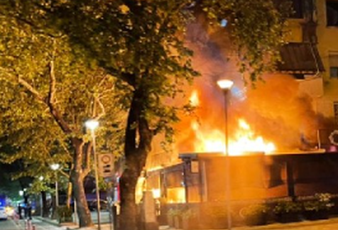 Përfshihet nga flakët lokali i Fifit, këngëtarja publikon videon