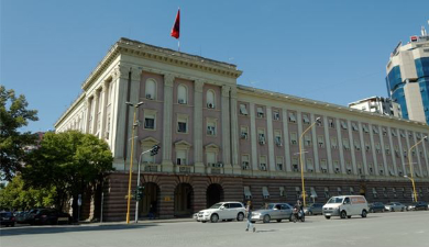 Lënë mandatin e deputetit për të kandiduar për kryebashkiak, ja pesë emrat e rinj që hyjnë në Kuvend