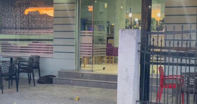 Njëri qëlloi me thikë, tjetri me pistoletë, emrat e dy viktimave në Kavajë