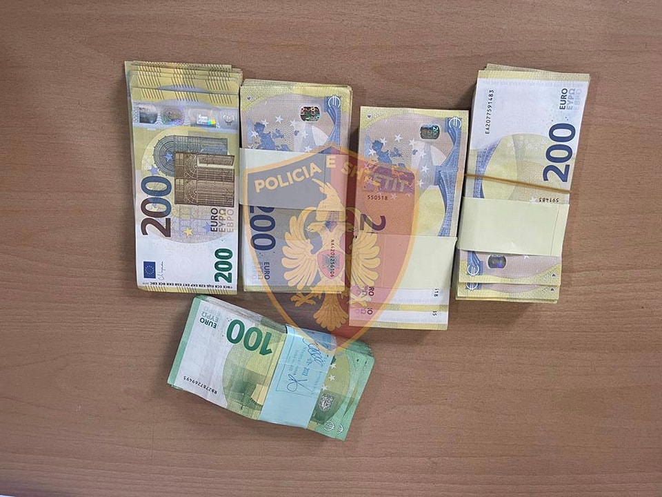 Sekuestrohen rreth 62 mijë euro të padeklaruara në Morinë, nis procedimi penal për 32 vjeçarin