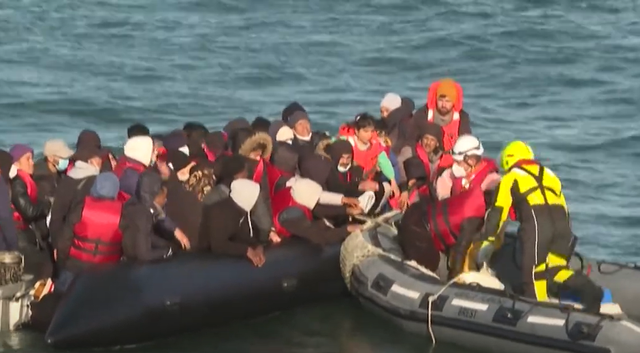 Britania “luftë” emigrantëve: Plani për t’i dëbuar nuk shkel ligjet ndërkombëtare