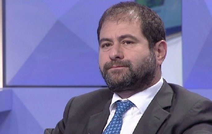 Armand Shkullaku me vilë 1 milionë euro. Ku i mori paratë? A është kjo arsyeja pse po mbron Tigrin dhe sulmon SPAK-un?