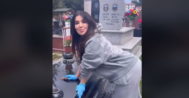 “Kështu do tallen edhe me ty moj kok b*le femër”, reperi shpërthen pas videos së moderatores shqiptare ku dridhet dhe tallet mbi varrin e familjares së saj