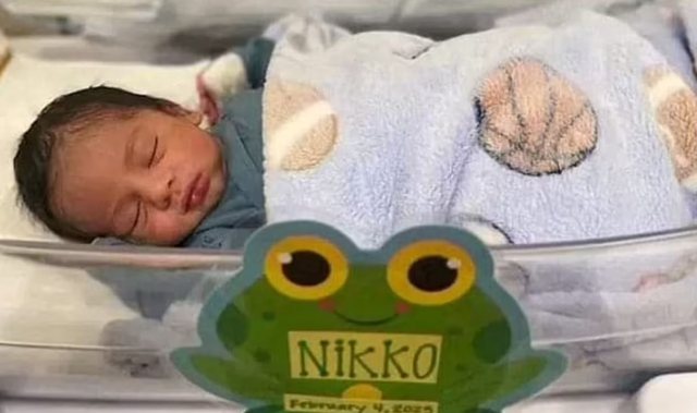 Pamje të rënda, infermierja godet foshnjen dy ditëshe, babai e filmon fshehurazi
