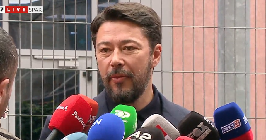 “Shkëlzen Berisha sekseri i çdo tenderi kur Saliu ishte në pushtet, ka vendosur administrator të TV-së ish drejtorin e lojërave të fatit”