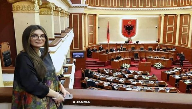 Arrestohet sekretarja në Kuvend (Milena Deraj), u mori 340 mijë euro familjes Verracaku për t’i shpëtuar për masakrën e Velipojës, 30-vjeçarja ish punonjëse e BSH