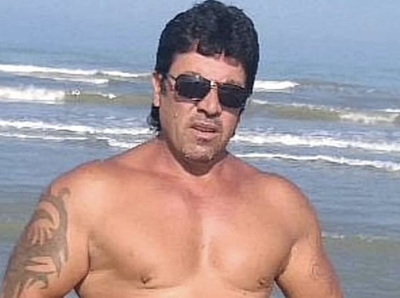 E goditi kalin me çekiç në kokë, procedohet 53-vjeçari në Lushnjë