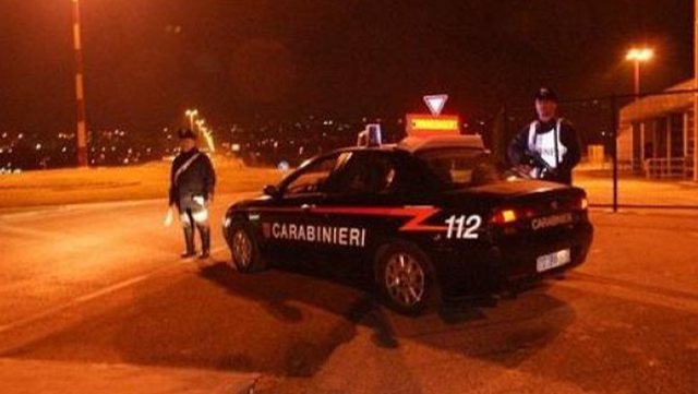 Shqiptari vret vajzën e tij dhe burrin me të ciin dyshonte se e tradhëtonte gruaja, plagos dhe këtë të fundit