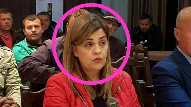 Noterja nga Kuçovës Anila Bardhi sfidon ligjin, edhe këshilltare bashkiake edhe notere. A do t’i hiqet licenca?