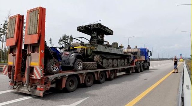 Plas lufta civile në Rusi, helikopterët e ushtrisë ruse hapin zjarr ndaj kolonës së Wagner