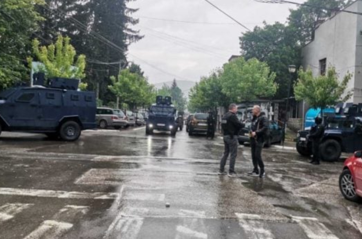 Autoblindat e Policisë së Kosovës largohen nga Leposaviqi