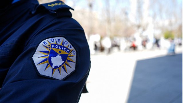 U goditën në veri të Mitrovicës, policia: Dy shqiptarët u sulmuan nga grupe kriminale…