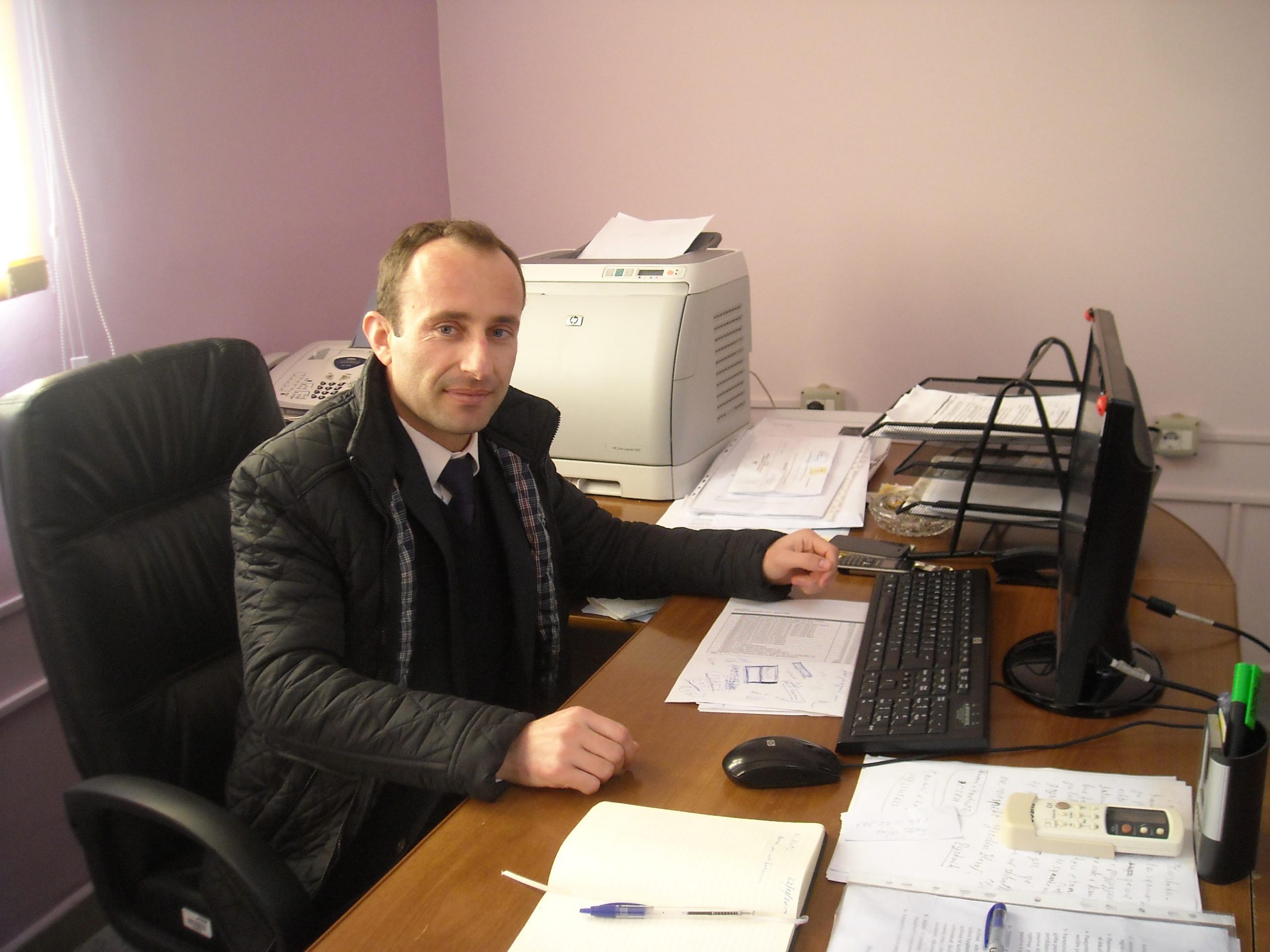 Rasti paralel si në Fushë Arrëz ndodh në Kuçovë. 20 mln lekë banorët i dhanë për rrugën Kreshnik Hajdarit, por rruga nuk përfundoi