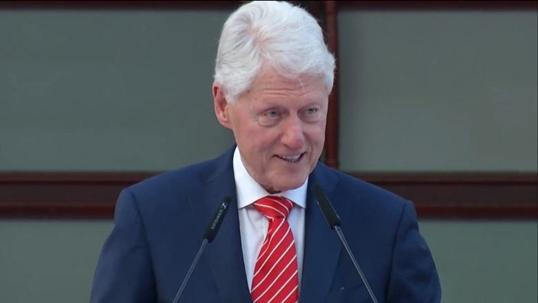 Bill Clinton fjalim në Tiranë: Këtë moment do ta ruaj si thesar në jetën time! Takova shqiptarë në Nju Jork, e dinin axhendën time më mirë se unë