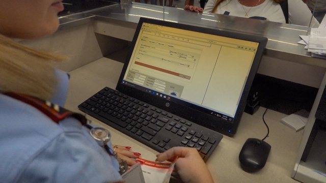 Gazetari zbërthen skandalin: Ja si janë vjedhur me një usb të dhënat nga TIMS