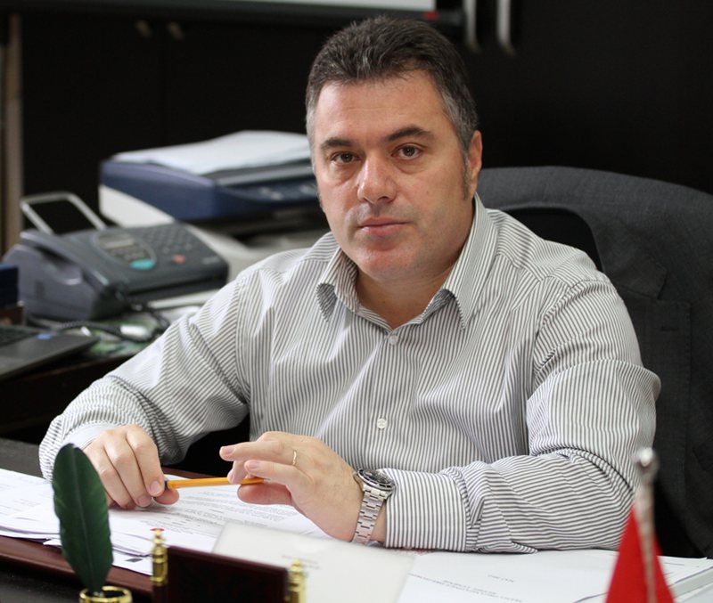 Drejtori i Berishës (Ardian Kollozi) bllokon Lungomaren me pallat 26 kate, lejen ia dha Rama në fshehtësi. Pse duhet të ndërhyjë SPAK