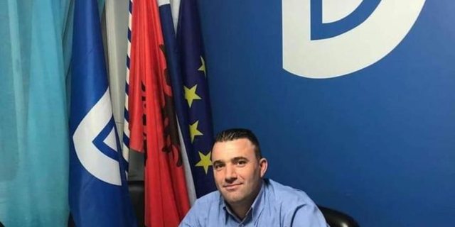 Zyrtari i Berishës thirrje Greqisë: Bllokoni emigrantët shqiptarë, mafiozi Rama është anti-grek