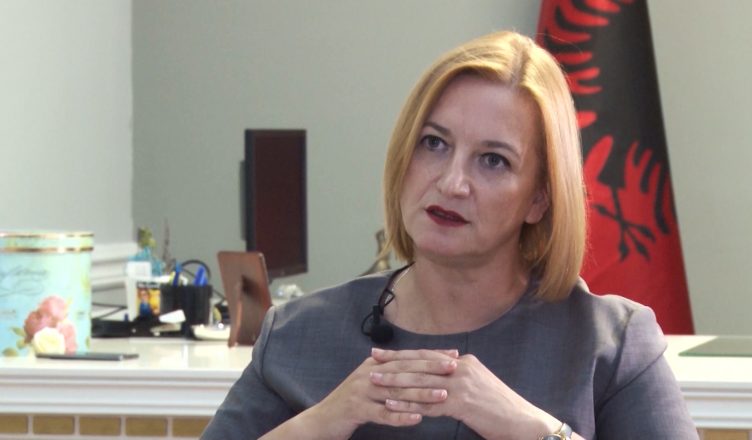 U dha pronat e ushtrisë oligarkëve, ish ministres Anila Denaj i vjen radha për t’u paraqitur në SPAK