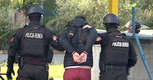 Operacioni anti-drogë, zbulohet një drogë e re xhelatinoze që vjen në Shqipëri me postë, disa vajza të përfshira në trafikim, mes tyre edhe një polic