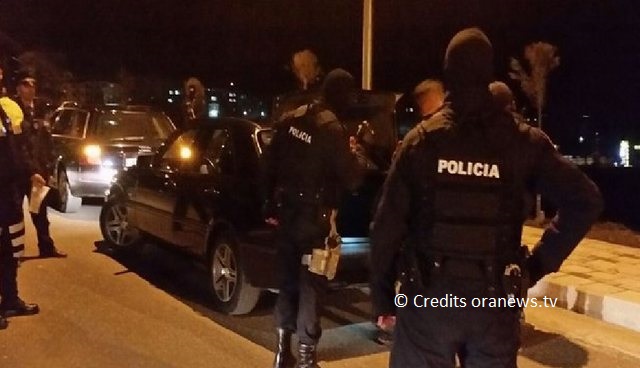 Forcat “Shqiponja” dhe Policia e Vlorës “blindojnë” qytetin, kontrolle për armëmbajtje pa leje