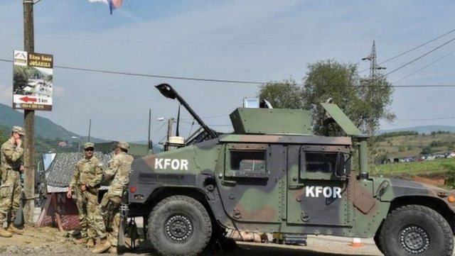 KFOR njofton ardhjen e ushtarëve britanikë dhe rumunë në Kosovë, rritet prania e trupave në kufi me Serbinë