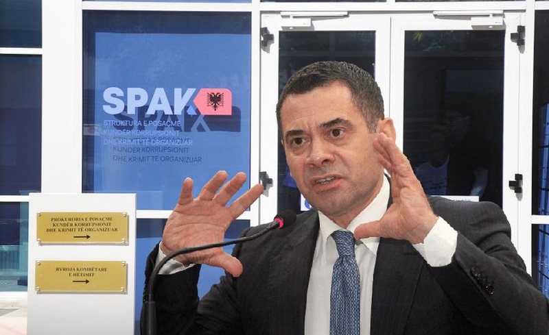 Kryehajduti Arben Ahmetaj akuzon mediat dhe SPAK-un për korrupsionin e tij, mesazh të koduar Ramës dhe Veliaj